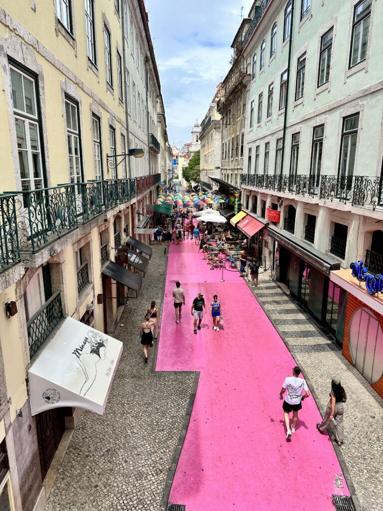 Link street in Lisbon